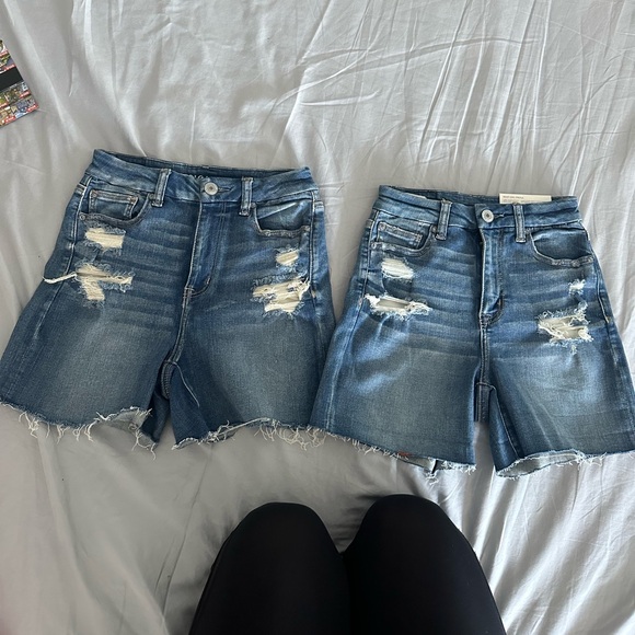 Curvy Hi-Rise Shorties by American Eagle – size 0 and 4 - Picture 3 of 3